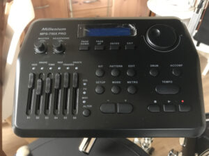 Das Soundmodul vom Millenium MPS-750X Pro E-Drum Mesh Set